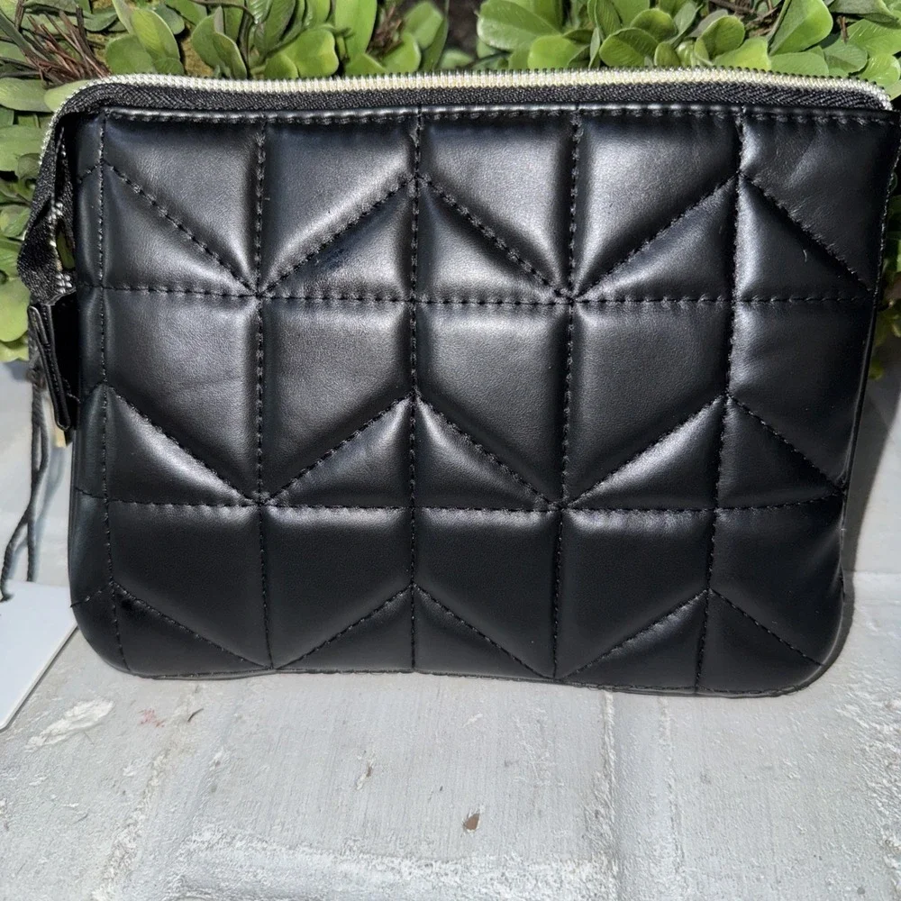 Navy + Moss Black Quilted Faux Leather Cosmetic Bag With Gold-tone‎ Bar 7